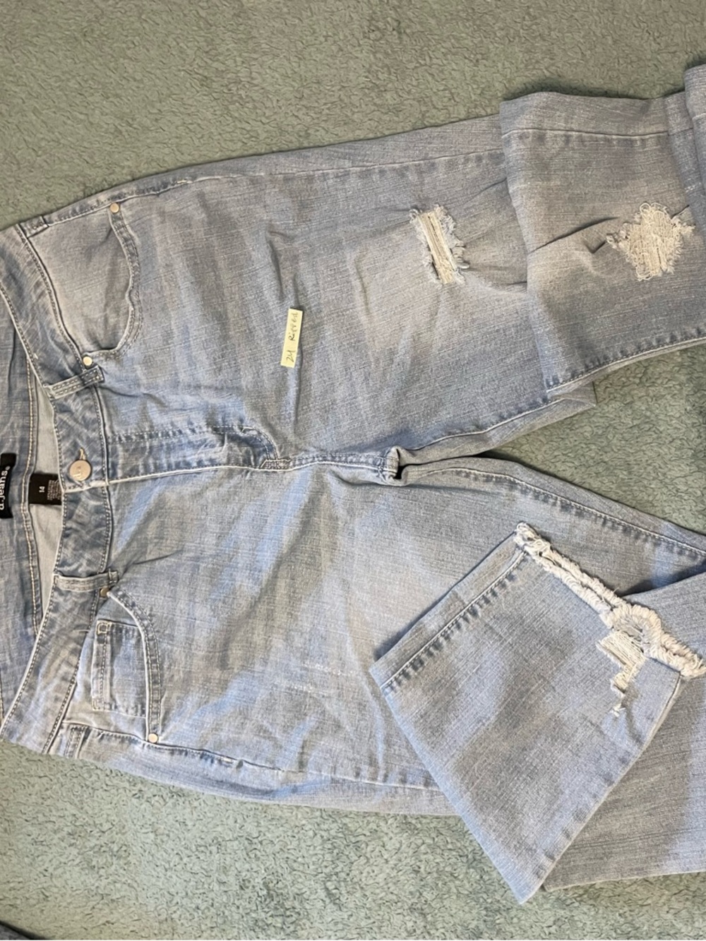 D. Jeans Light Wash Distressed Women’s Jeans